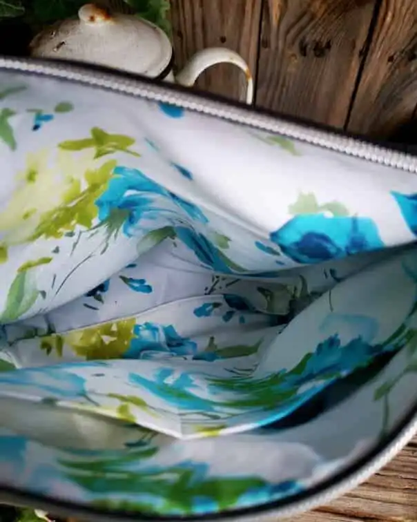 zwarte lola binenkant schoudertas zwart kurk binnenkant