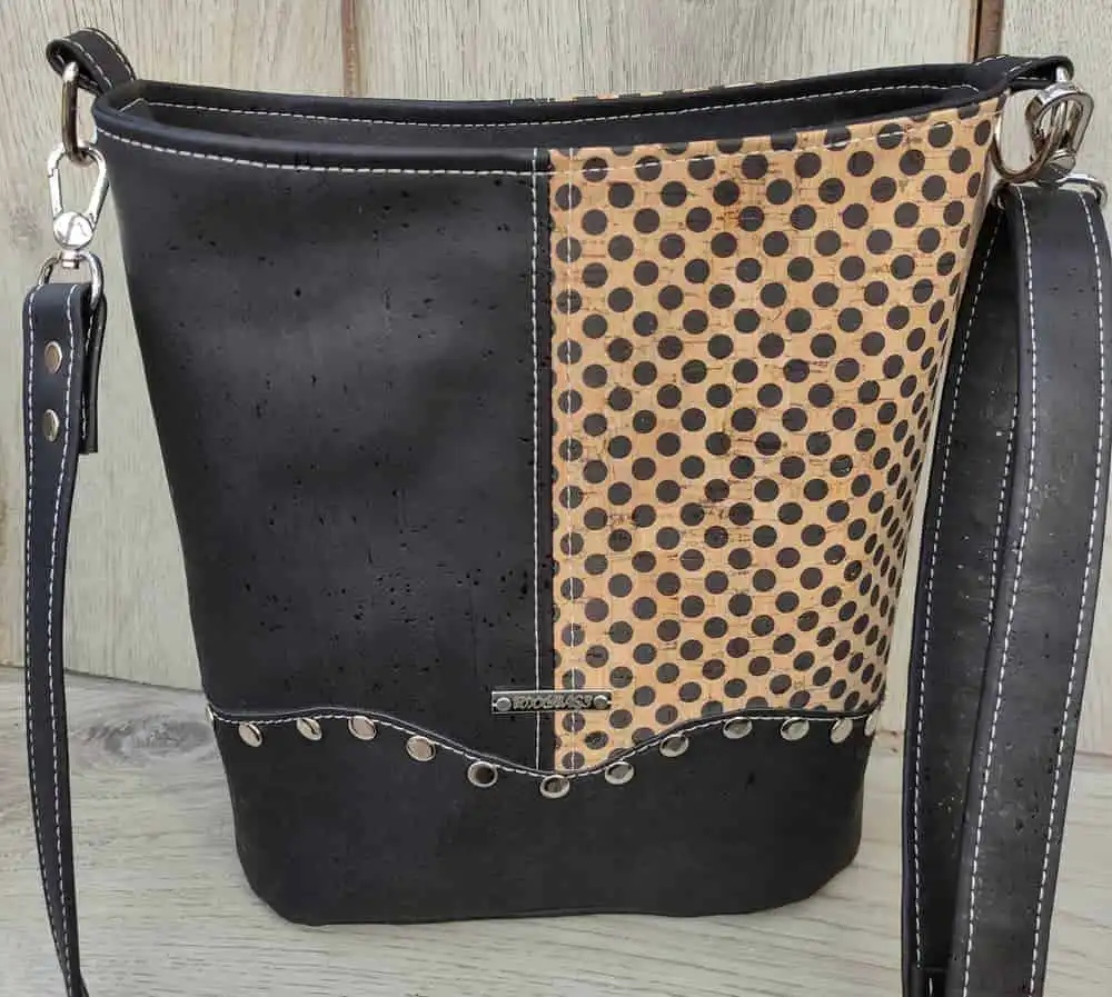 2 kleuren schoudertas kurk zwart met leuke stippen