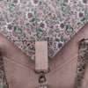 schoudertas-roze-detail-voorkant kurk schoudertas roze detail klep