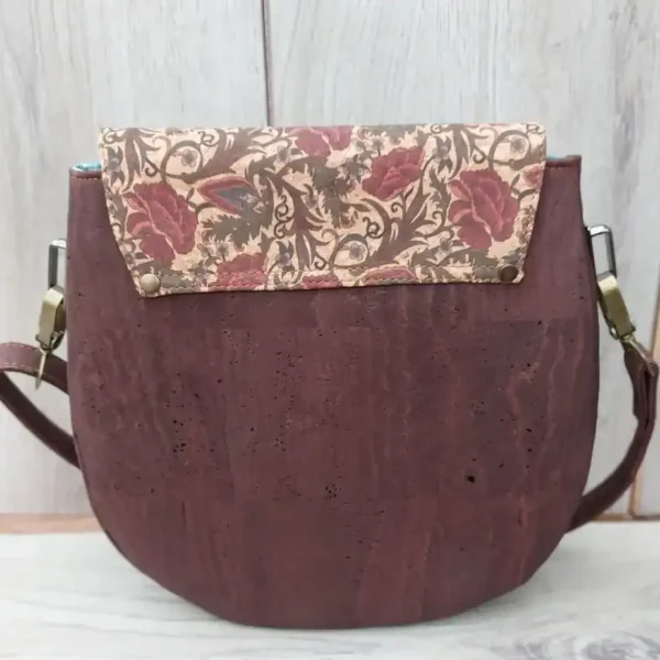 Schoudertas dames handgemaakt van kurk achterkant schoudertas dames bruin kurk met mooie rozen achterkant