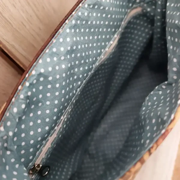 Schoudertas dames handgemaakt van kurk binnenkant schoudertas dames bruin kurk met mooie rozen binnenkant