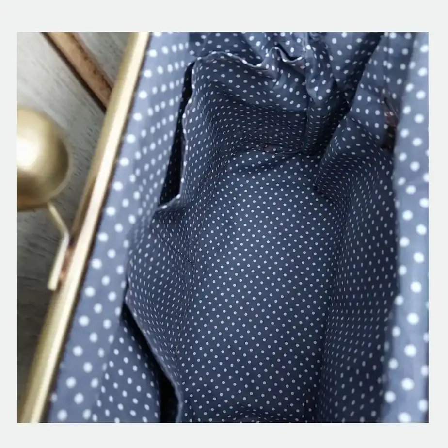 beugeltas zwart kurk binnenkant beugeltas zwart kurk met dikke knoppen sluiting binnenkant