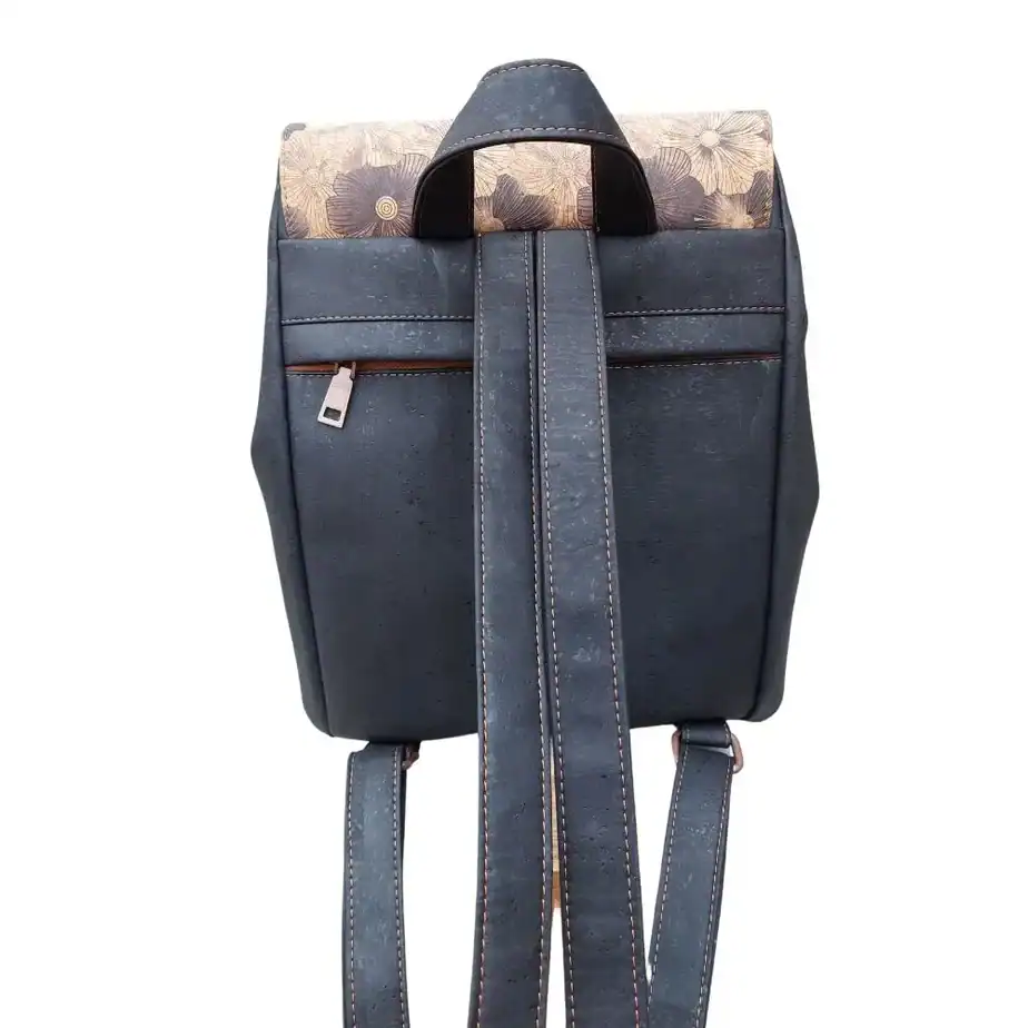 rugtas zwart met klep achterkant rugtas zwart kurk met klep achterkant