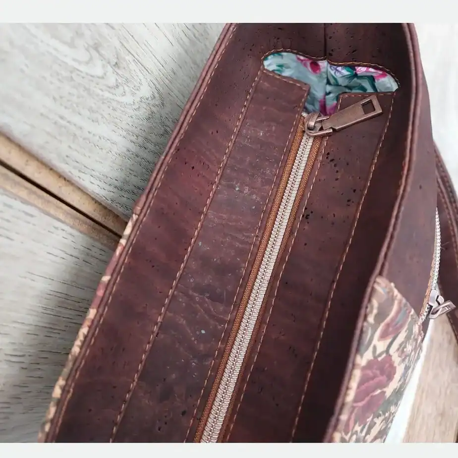 schoudertas bruin met rozen bovenkant schoudertas dames bruin met rode rozen bovenkant