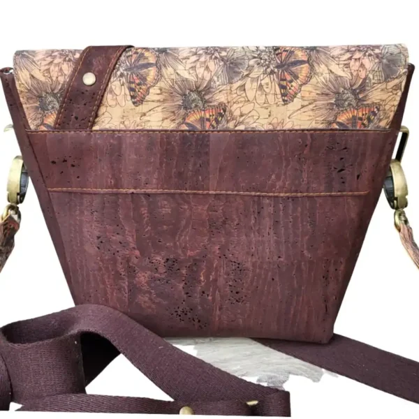 Klein kurk tasje bruin met klep achterkant