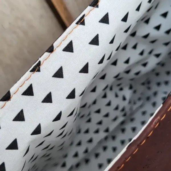 Klein kurk tasje bruin met klep binnenkant