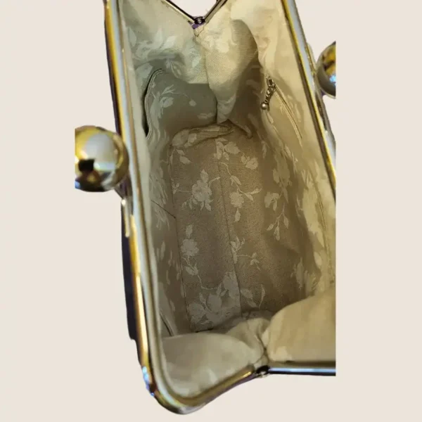 Beugeltas kurk donkerblauw binnenkant Beugeltas donkerblauw kurk met dikke knoppen binnenkant