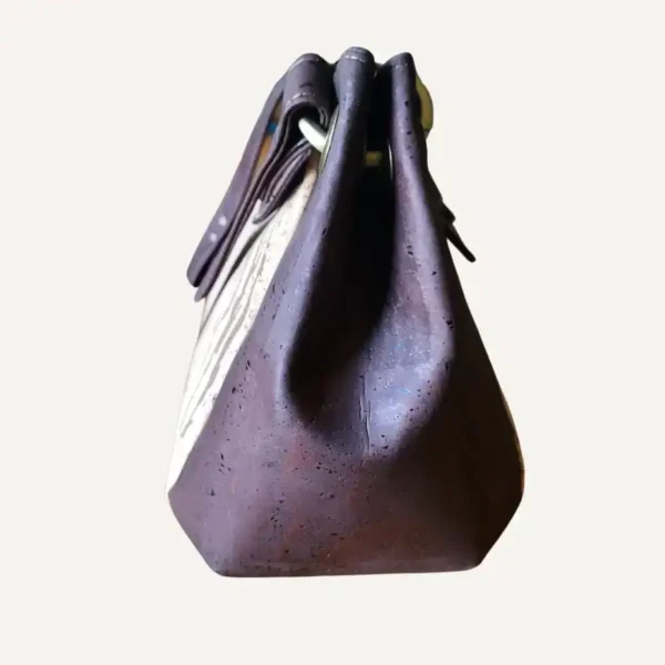 Stijlvolle schoudertas voor dames- bruin met strepen zijkant Stijlvolle schoudertas voor dames- bruin met strepen zijkant