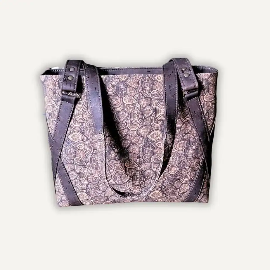 schoudertas bruin kurk met houtschijven achterkant Schoudertas bruin kurk met houtschijven achterkant