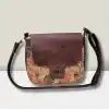 Crossbody tas bruin kurk met draaisluiting Crossbody tas donkerbruin kurk met klepsluiting