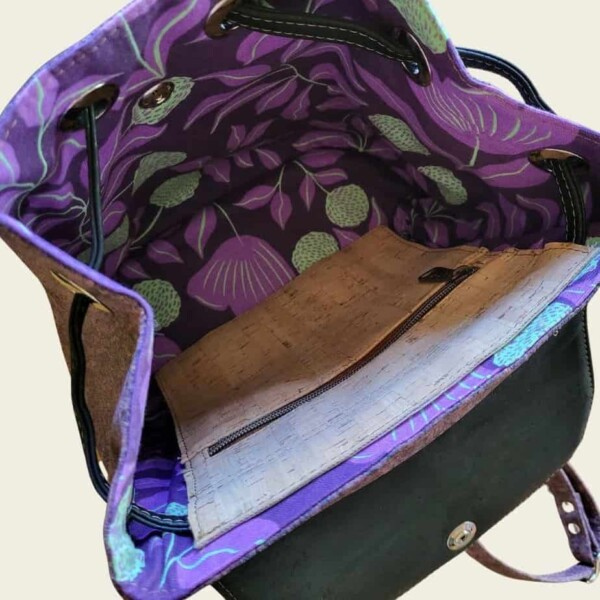 klein rugtasje paars binnenkant Klein rugtasje paars kurk binnenkant