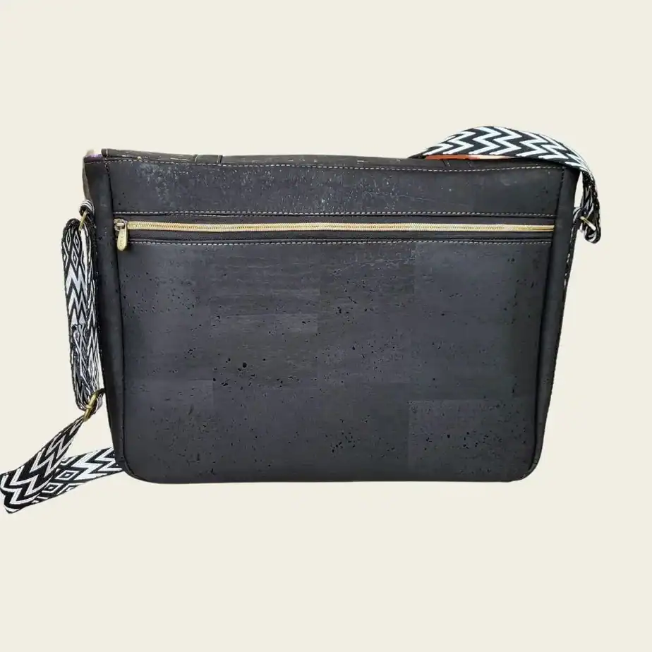 Zwarte laptop tas kurk achterkant laptop tas zwart kurk achterkant