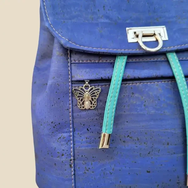 Rugtas blauw met turquoise accenten detail ritshanger rugtas blauw kurk detail ritshanger