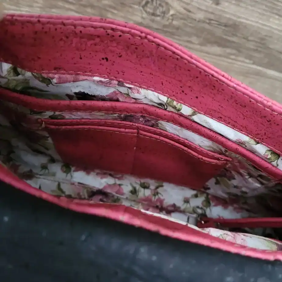 Klein leuk tasje roze kurk binnenkant open vak leuk klein tasje roze kurk binnenkant open vak