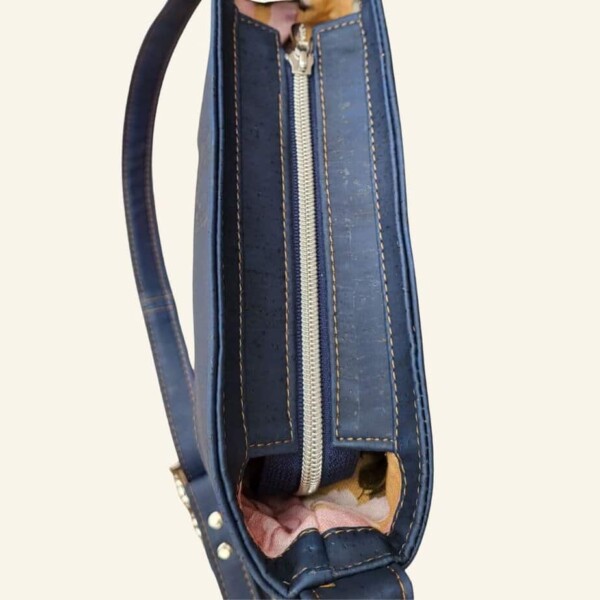 Kleurrijke crossbody tas van kurk bovenkant