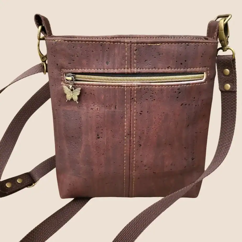 Ken jij kurk tassen? baby zacht en heerlijk licht om te dragen Bruin kurken schoudertasje met vlinders achterkant