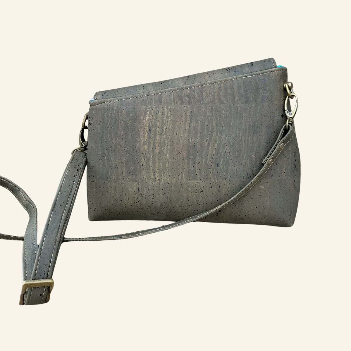 Ken jij kurk tassen? baby zacht en heerlijk licht om te dragen Klein kurktasje groen kurk met klep achterkant