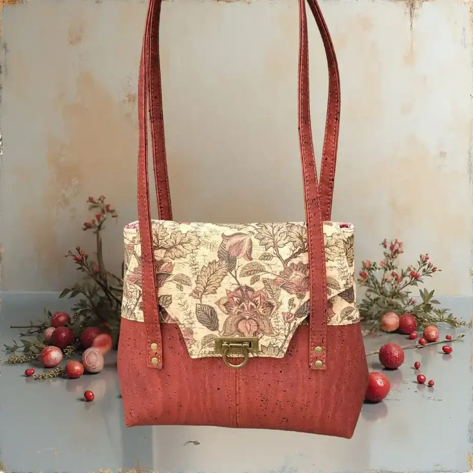 Schoudertas warm rood met herfstbloemen