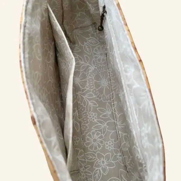 Stijlvolle Bruine Schoudertas van Duurzaam Kurk binnenkant Stijlvolle Bruine Schoudertas van Duurzaam Kurk binnenkant