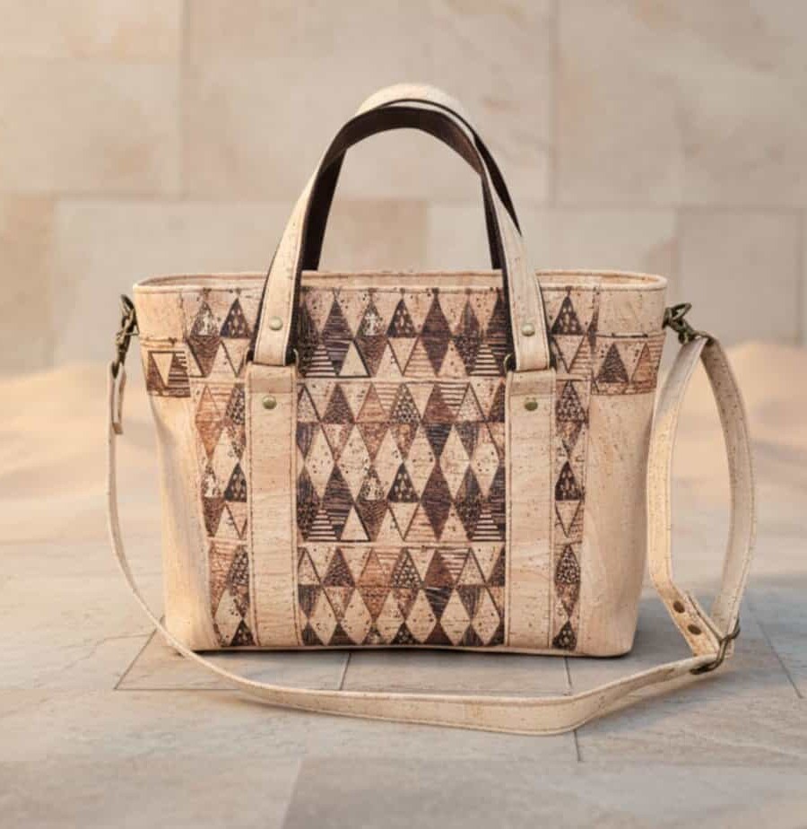 handtas naturel kurk met bruine accenten Handgemaakte kurk schoudertas met ruitpatroon