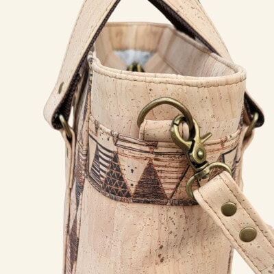 Handgemaakte kurk schoudertas met ruitpatroon zijkant