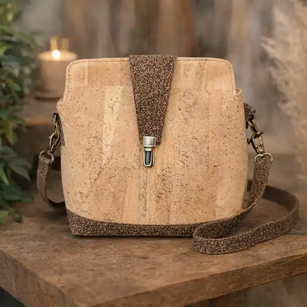 Ken jij kurk tassen? baby zacht en heerlijk licht om te dragen crossbody tas in naturel met bruin kurk